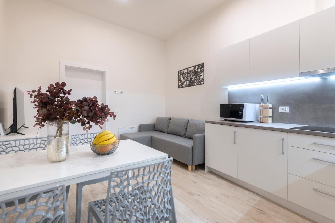 Kinsky Garden Apartments And Suites By Dwellfort Prague Ngoại thất bức ảnh