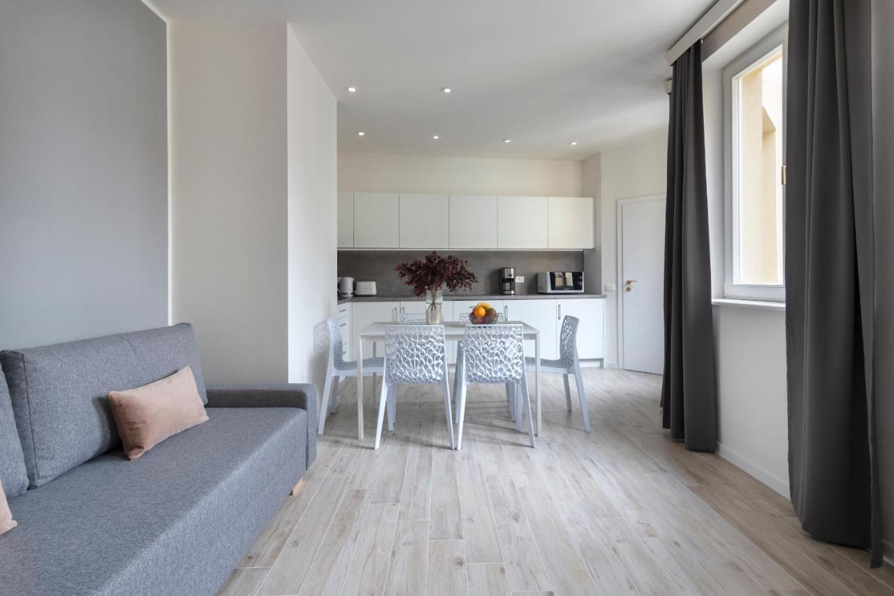 Kinsky Garden Apartments And Suites By Dwellfort Prague Ngoại thất bức ảnh