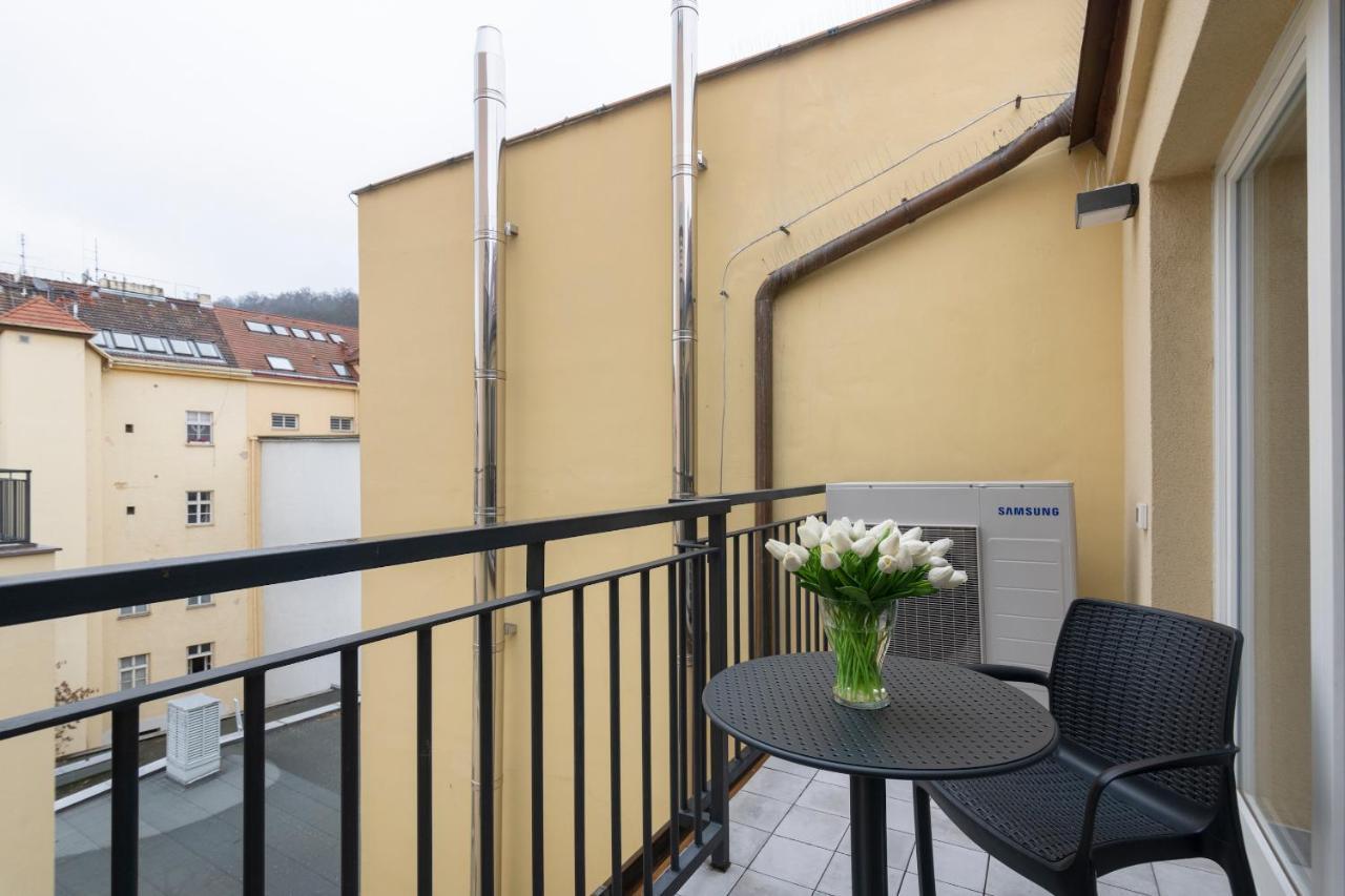 Kinsky Garden Apartments And Suites By Dwellfort Prague Ngoại thất bức ảnh