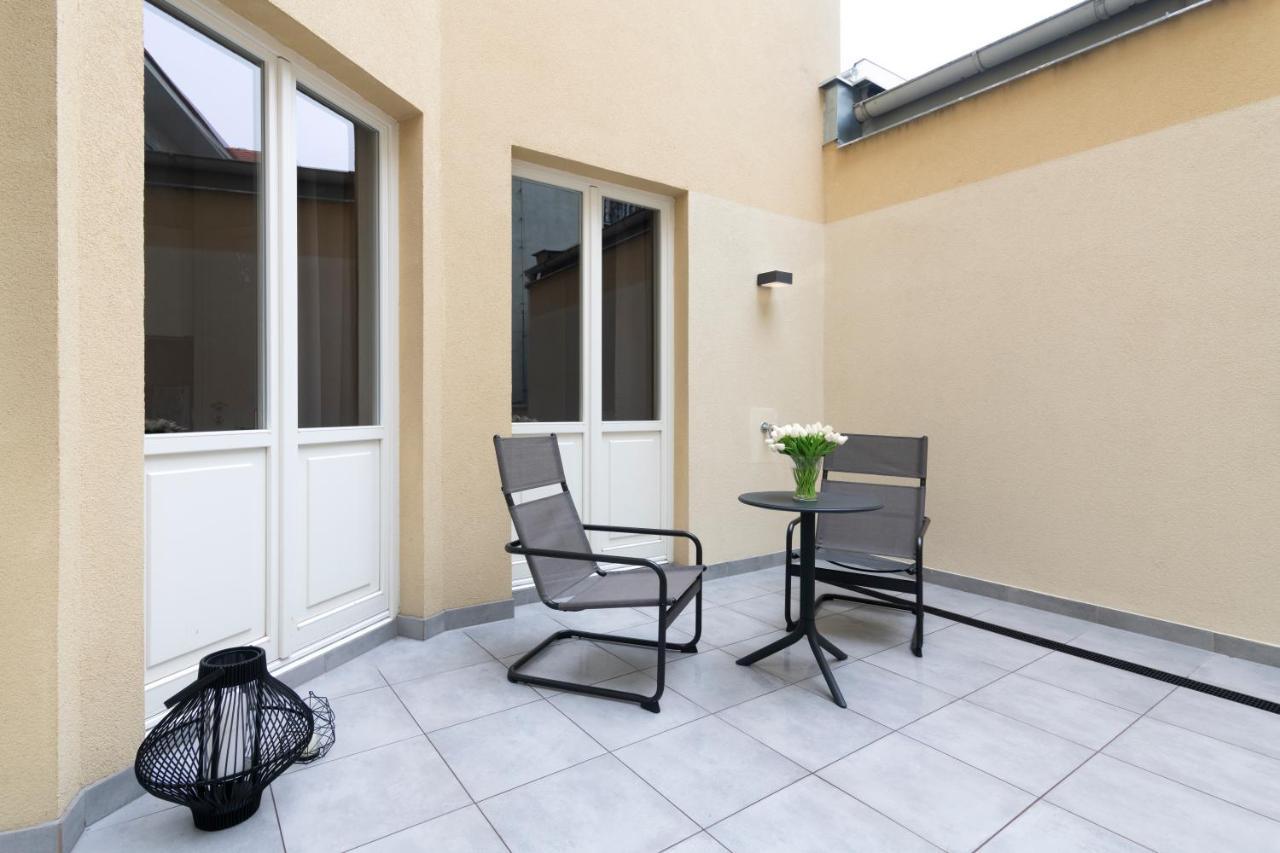 Kinsky Garden Apartments And Suites By Dwellfort Prague Ngoại thất bức ảnh