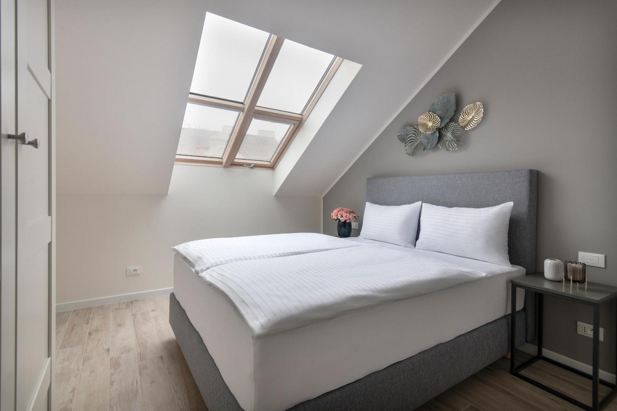 Kinsky Garden Apartments And Suites By Dwellfort Prague Ngoại thất bức ảnh