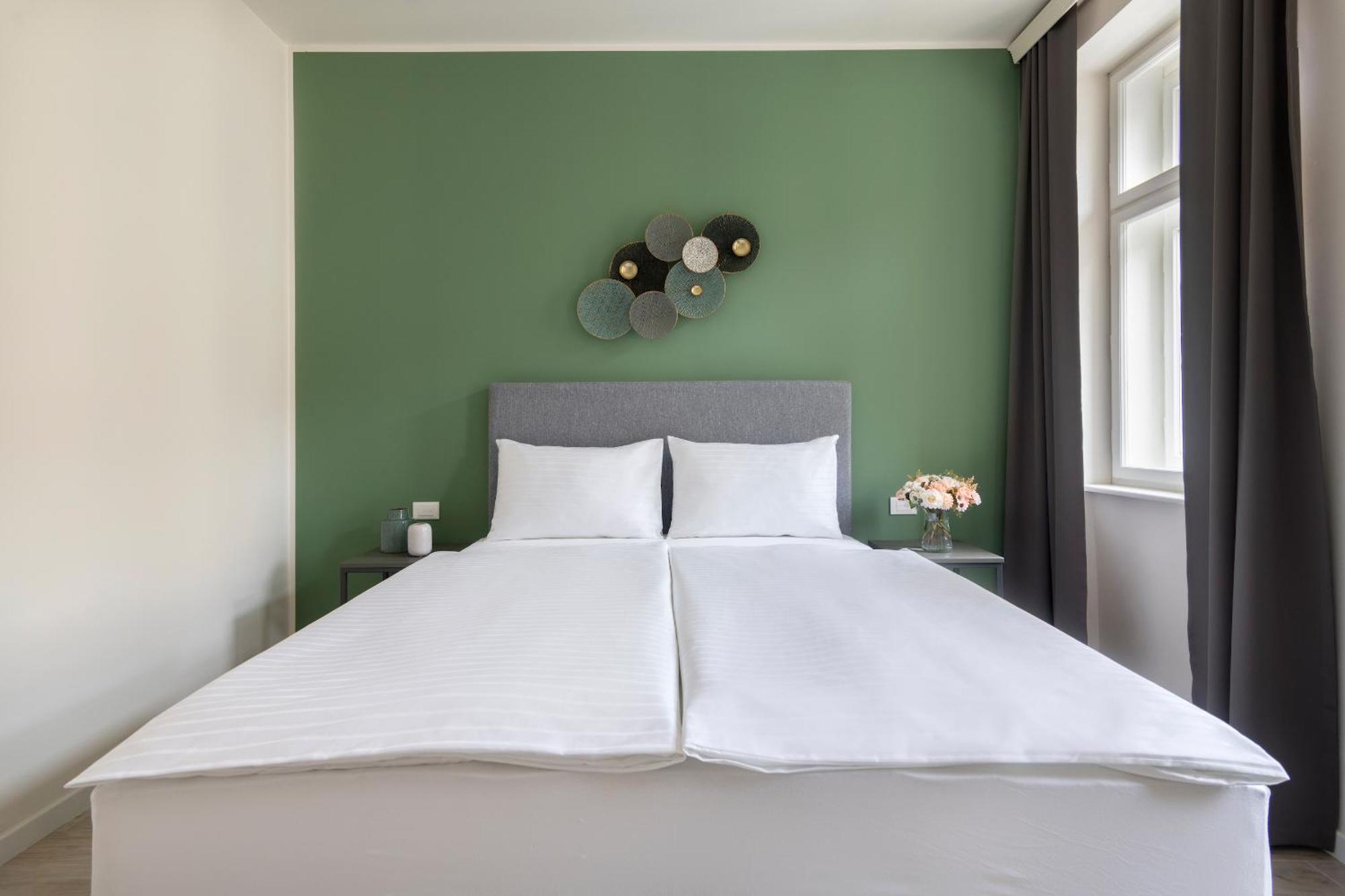 Kinsky Garden Apartments And Suites By Dwellfort Prague Ngoại thất bức ảnh