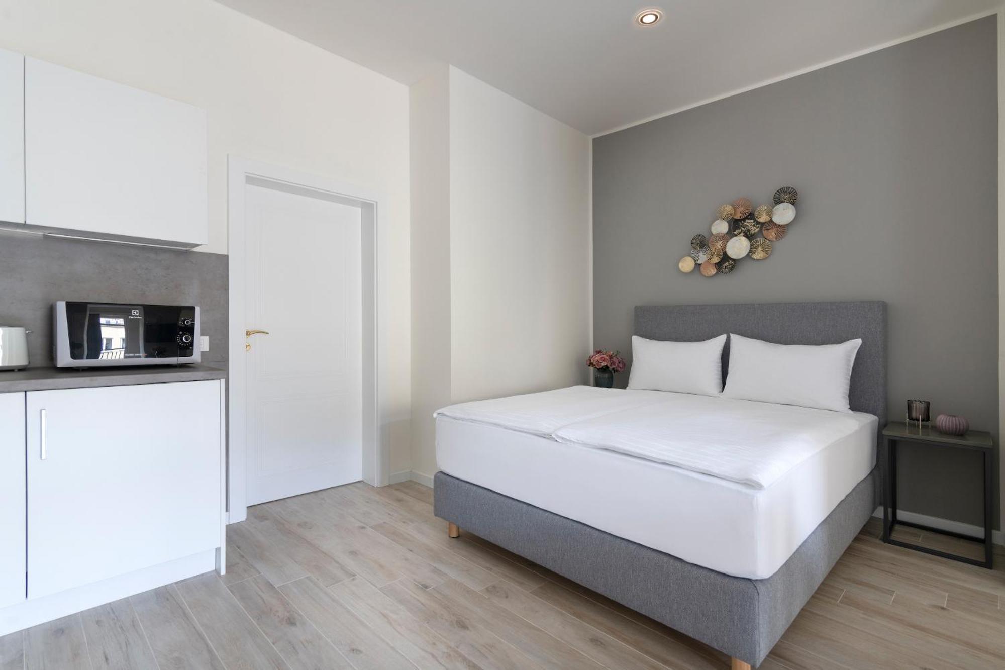 Kinsky Garden Apartments And Suites By Dwellfort Prague Ngoại thất bức ảnh