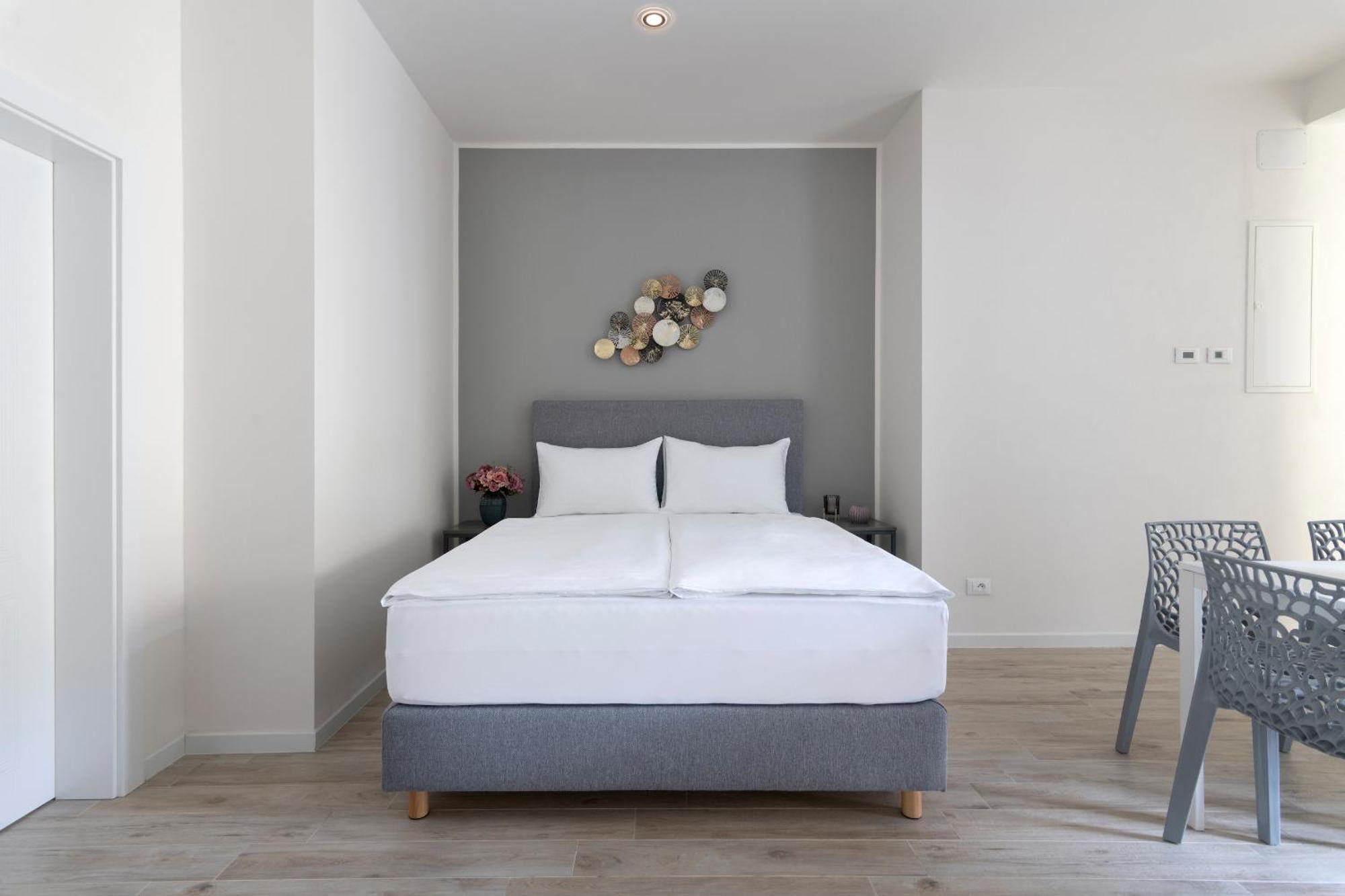 Kinsky Garden Apartments And Suites By Dwellfort Prague Ngoại thất bức ảnh