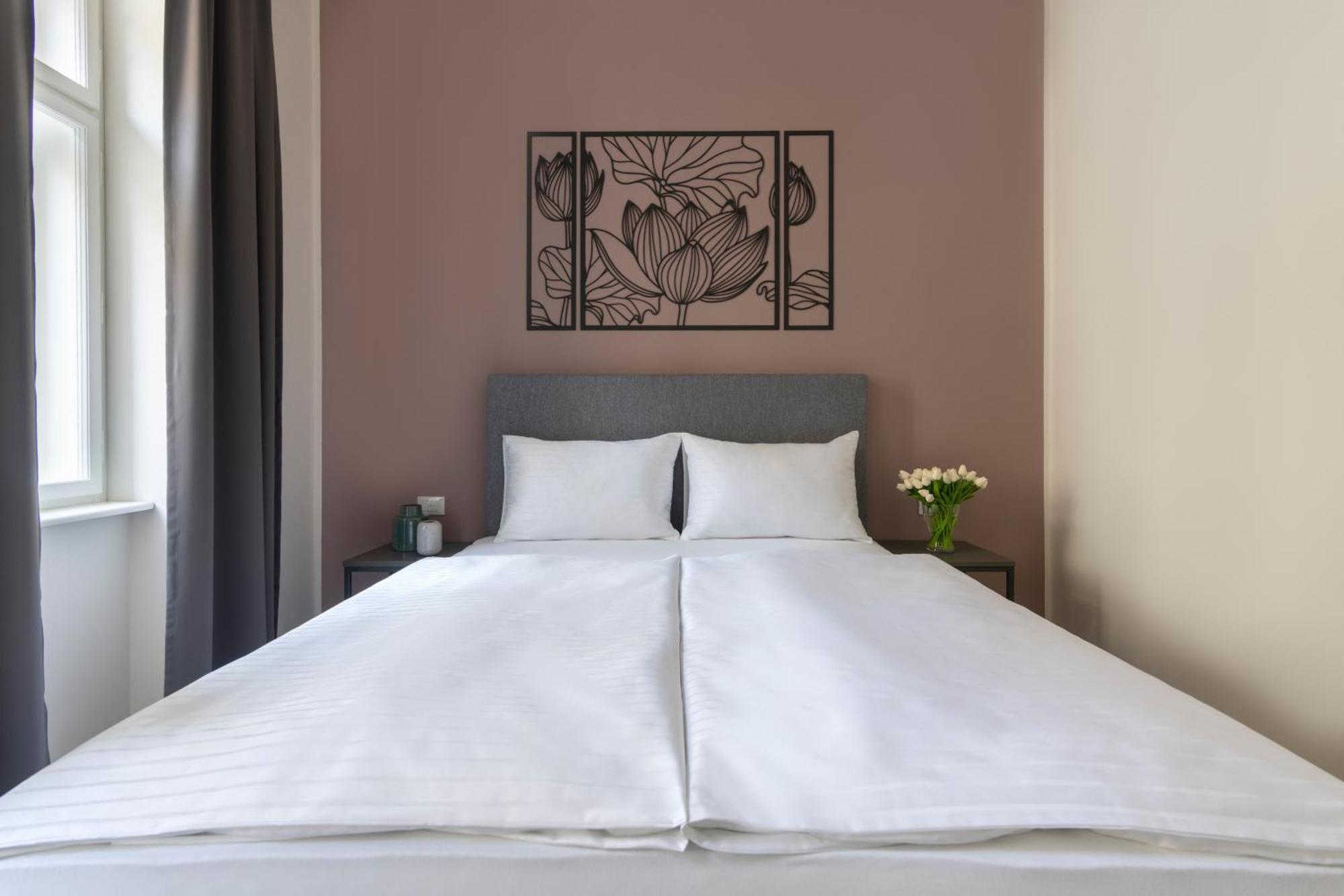 Kinsky Garden Apartments And Suites By Dwellfort Prague Ngoại thất bức ảnh