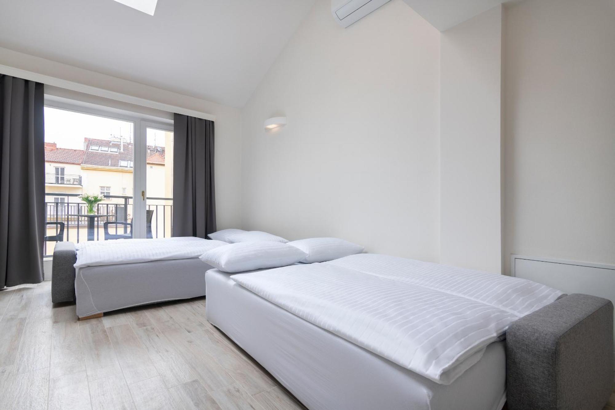 Kinsky Garden Apartments And Suites By Dwellfort Prague Phòng bức ảnh
